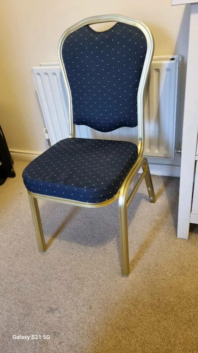 4 Chairs - Image 3
