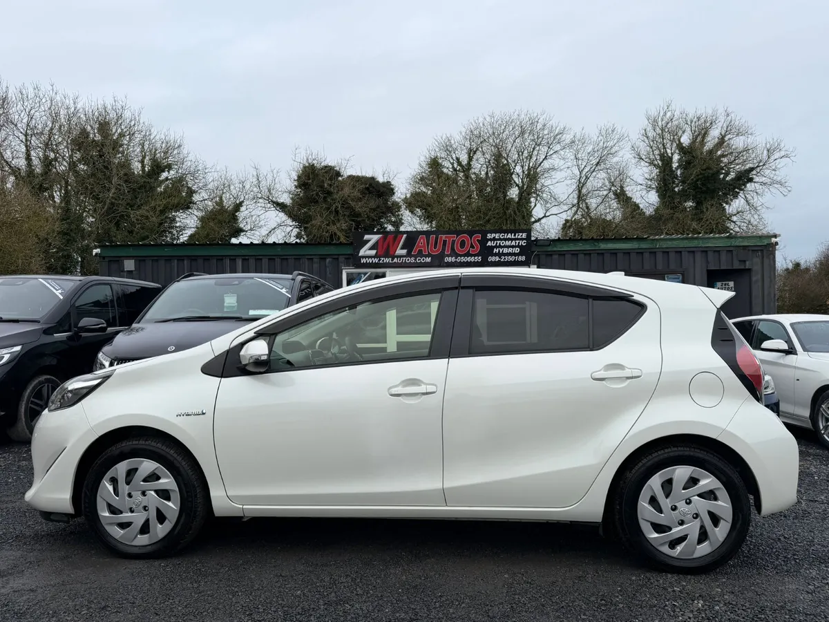 19 Toyota Aqua Hybrid Push Start - Image 4