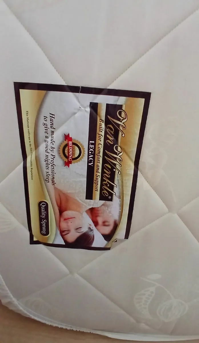 Single matress & wooden headboard - Image 3