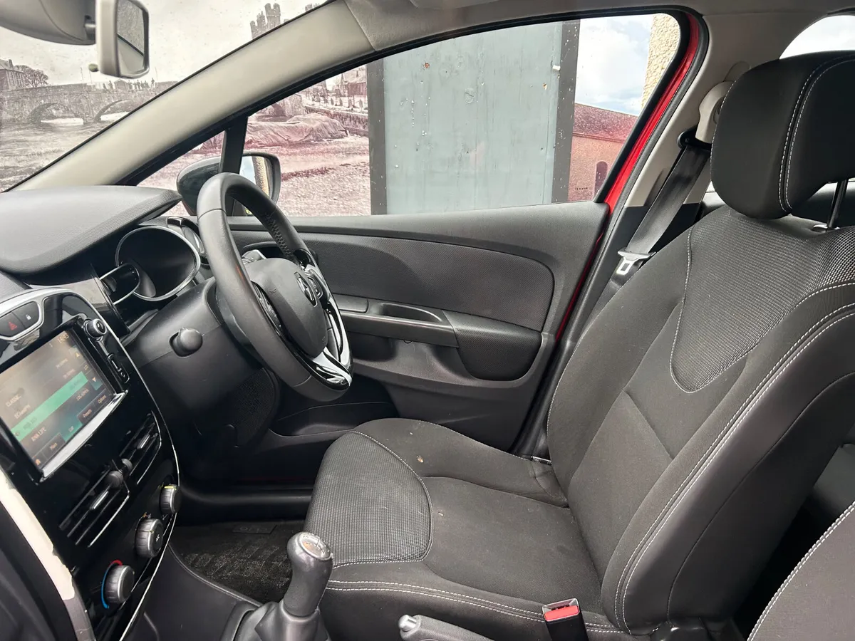 Renault Clio 2016, low milage, cheap insurance - Image 4