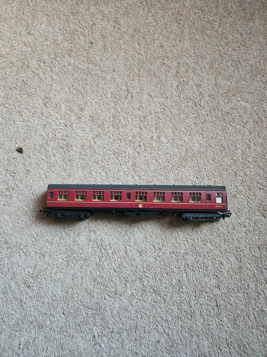 Hornby Lima OO Gauge Carraige