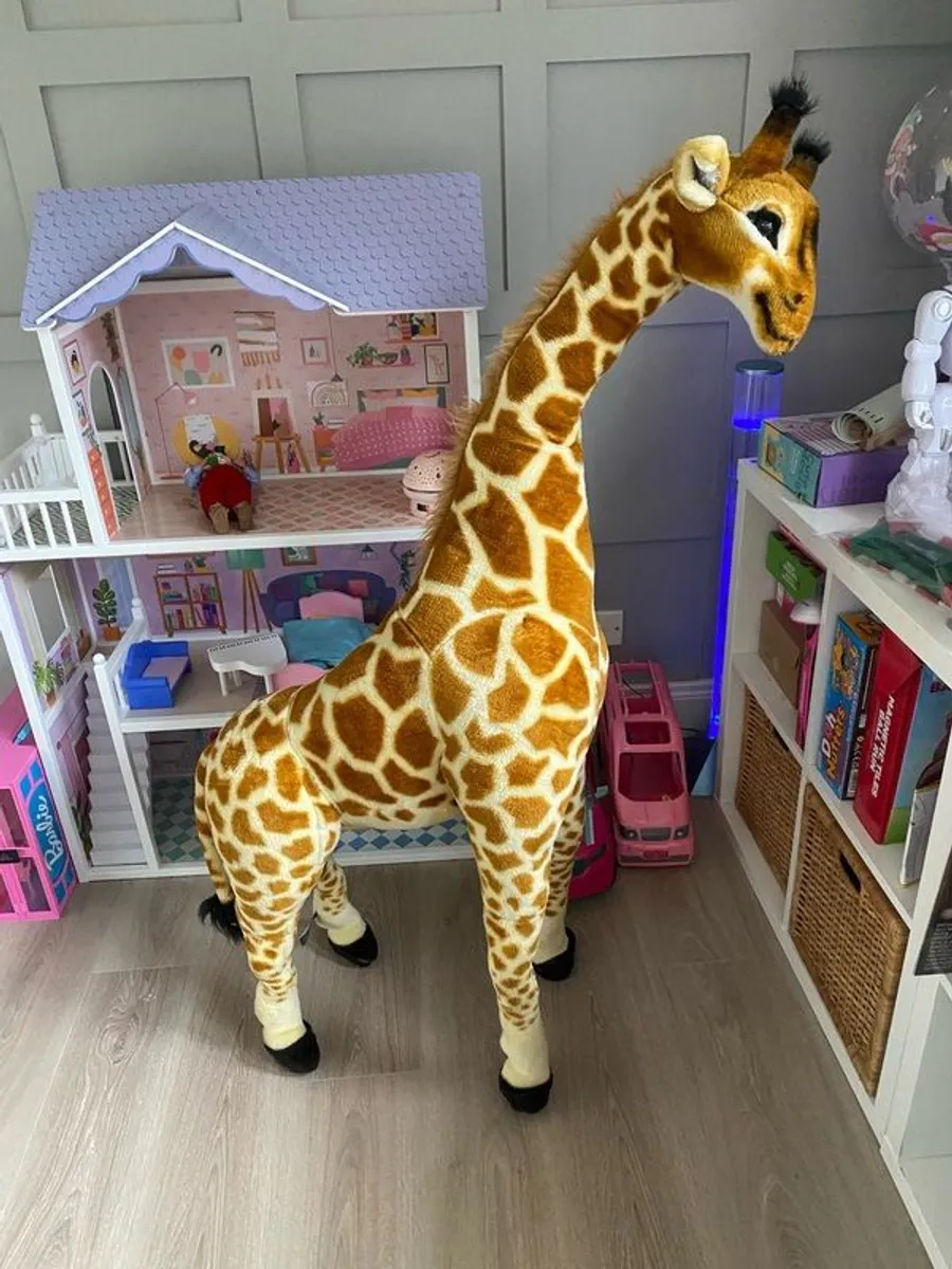 4ft giraffe for nursery - Image 1