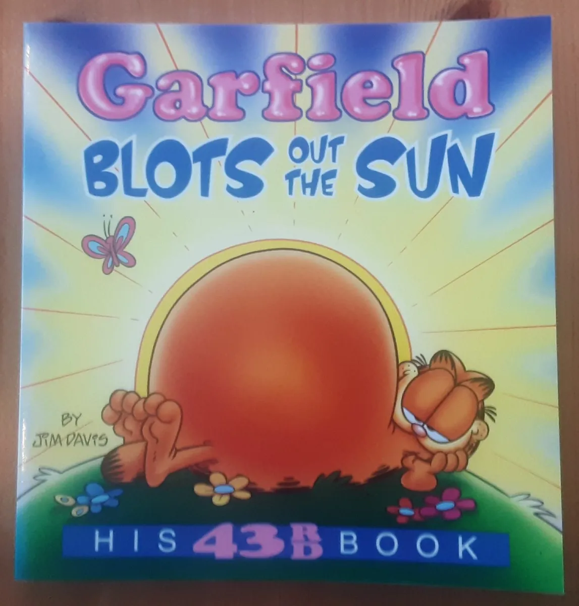 Garfield blots out the sun, his 43d book - Image 1