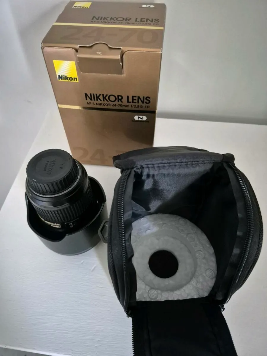 Nikkor AF-S 24-70mm f2.8G ED lens - Image 4