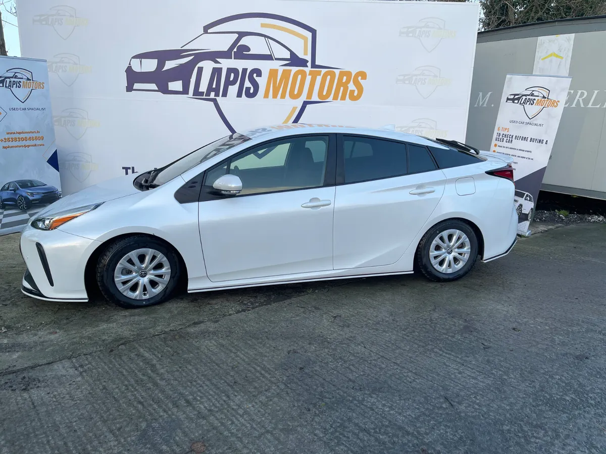 Toyota Prius 2021 Low miles - Image 3