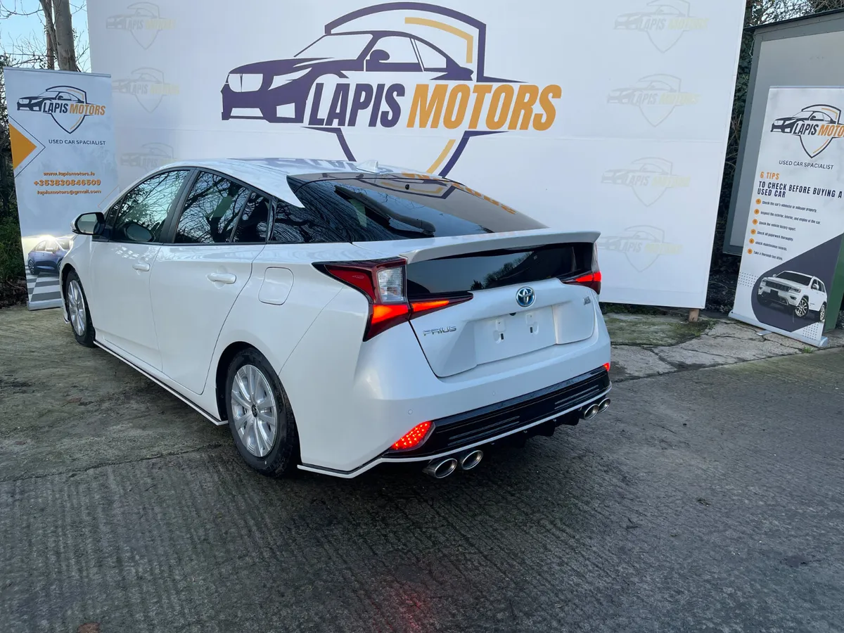 Toyota Prius 2021 Low miles - Image 4