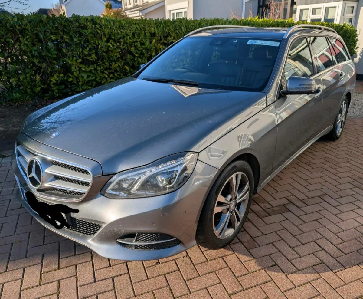 Mercedes Benz E220 Estate - Image 2