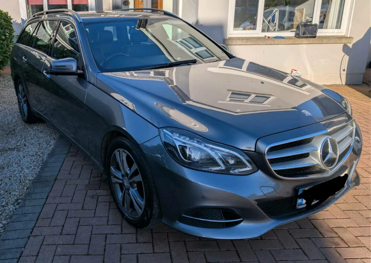 Mercedes Benz E220 Estate - Image 3