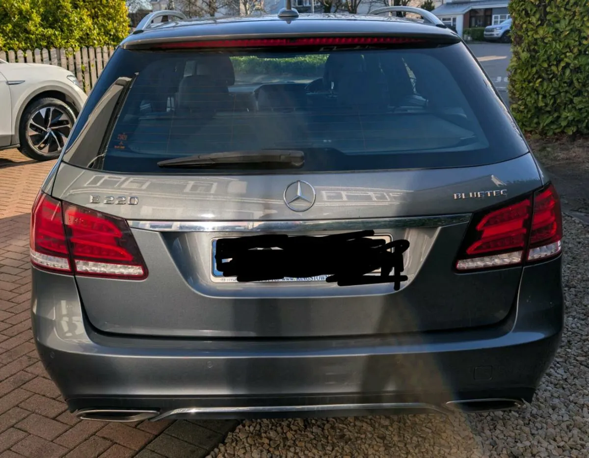 Mercedes Benz E220 Estate - Image 4