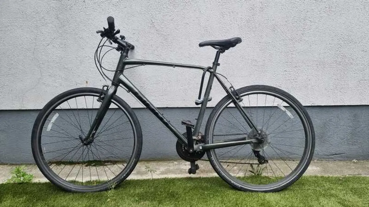 Giant Escape 3 Hybrid Bike - Image 2