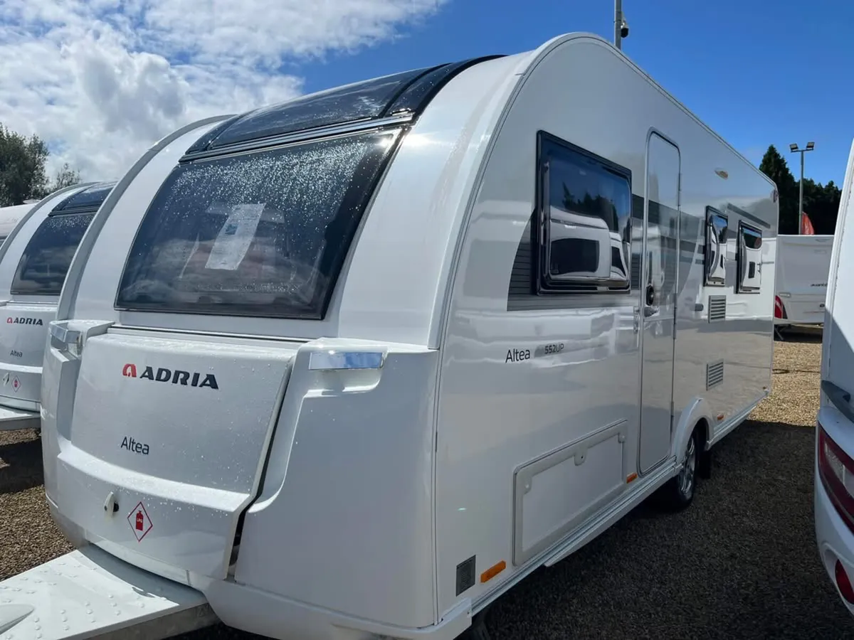 2018 ADRIA ALTEA 552UP TRENT 4/5 BERTH ISLAND BED - Image 1