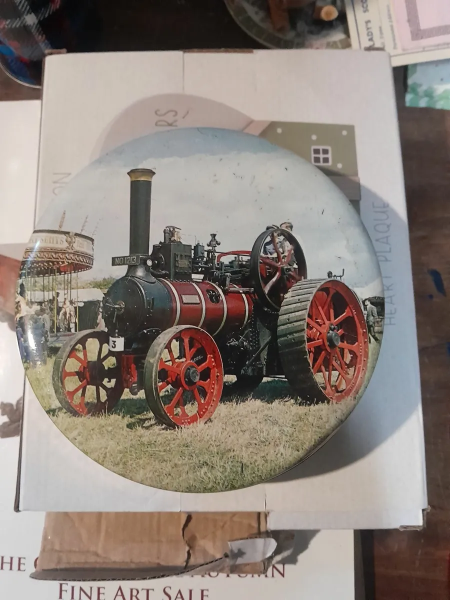 Vintage  sweet  tin - Image 1