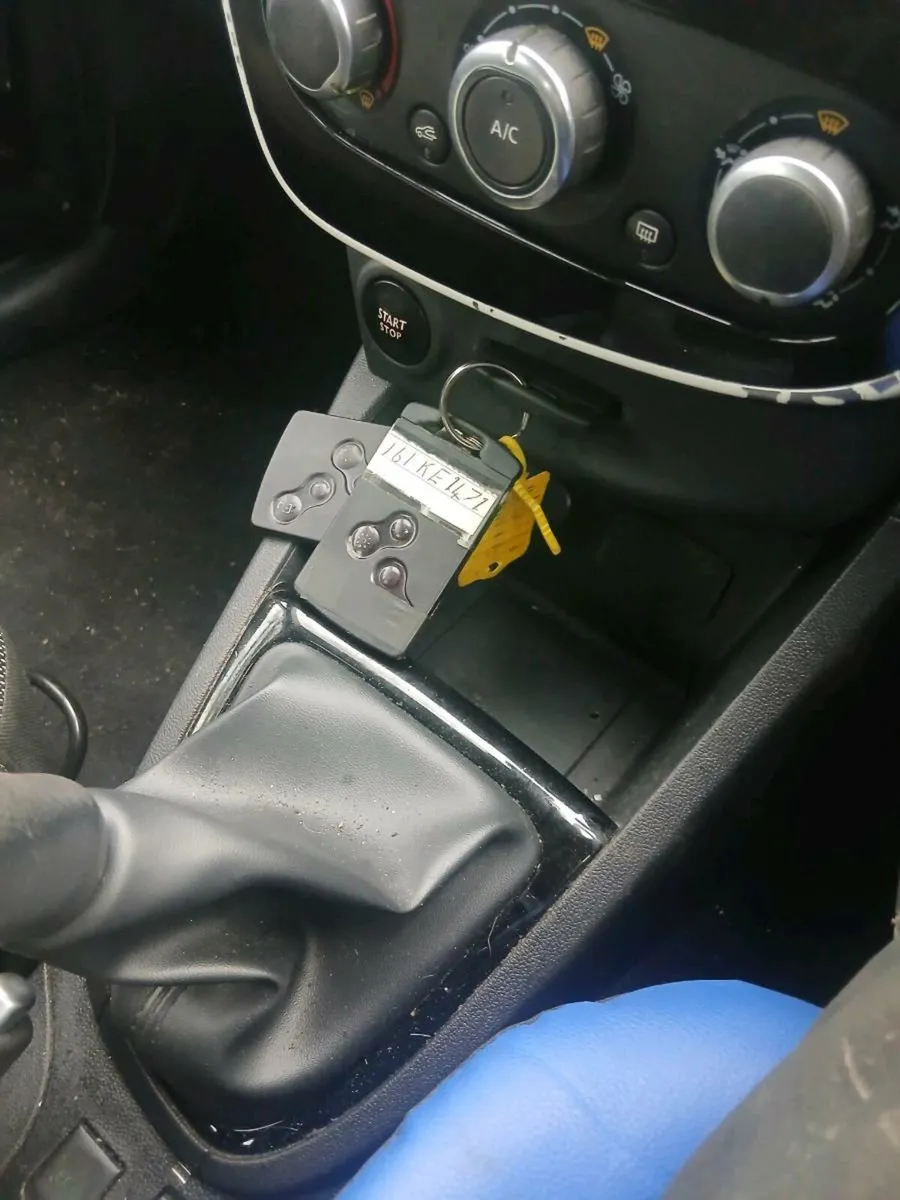 Renault  clio - Image 2