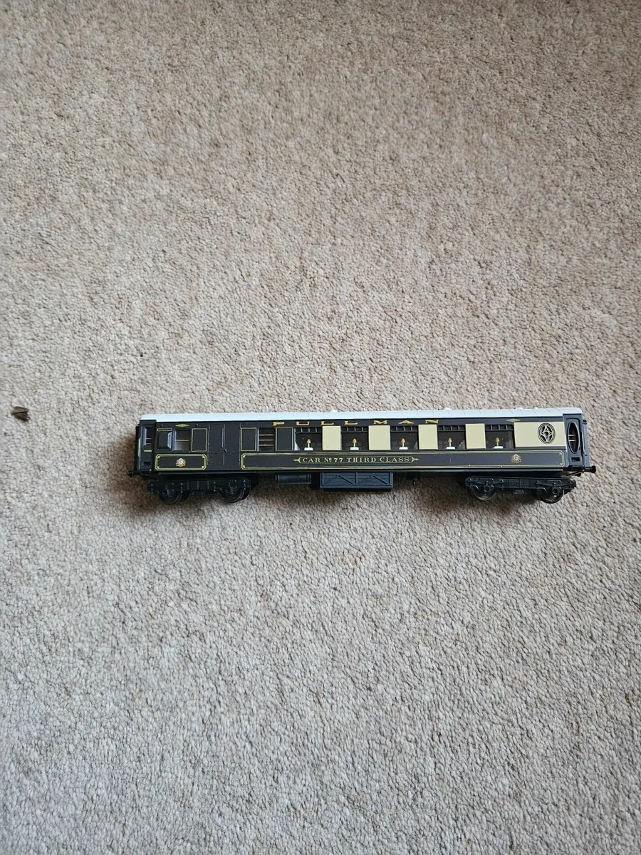 Hornby Lima OO Gauge Carraige