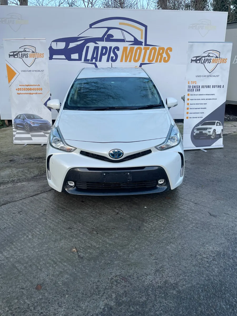 Toyota Prius 2017 7 seater low miles - Image 3
