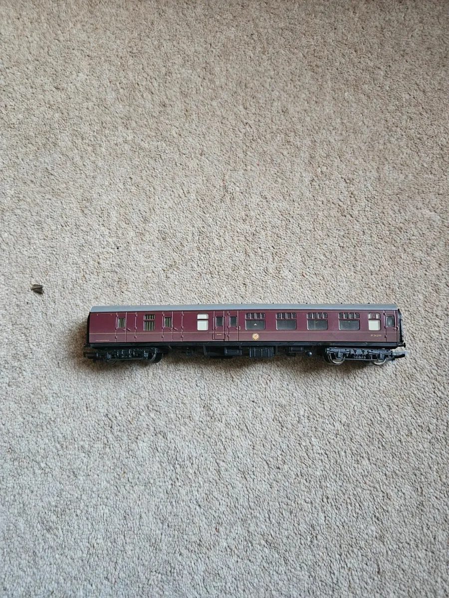 Hornby Lima OO Gauge Carraige