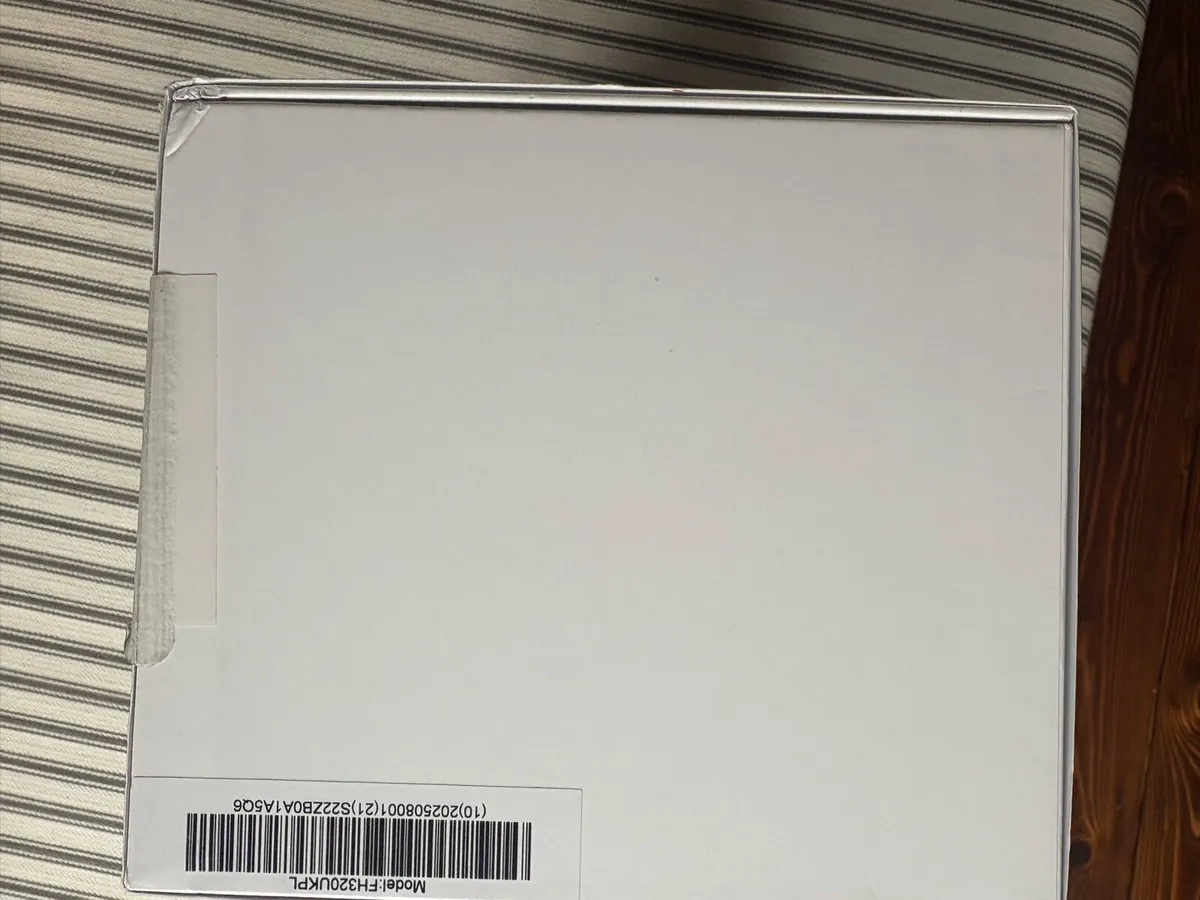 Shark FacialPro Glow & Depuffi at home facial - Image 2