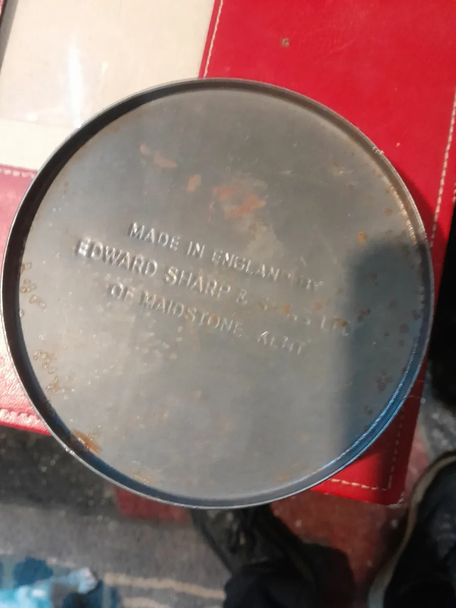 Vintage  sweet  tin - Image 3