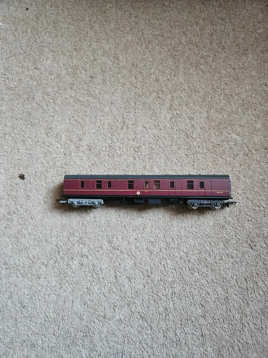 Hornby Lima OO Gauge Carraige
