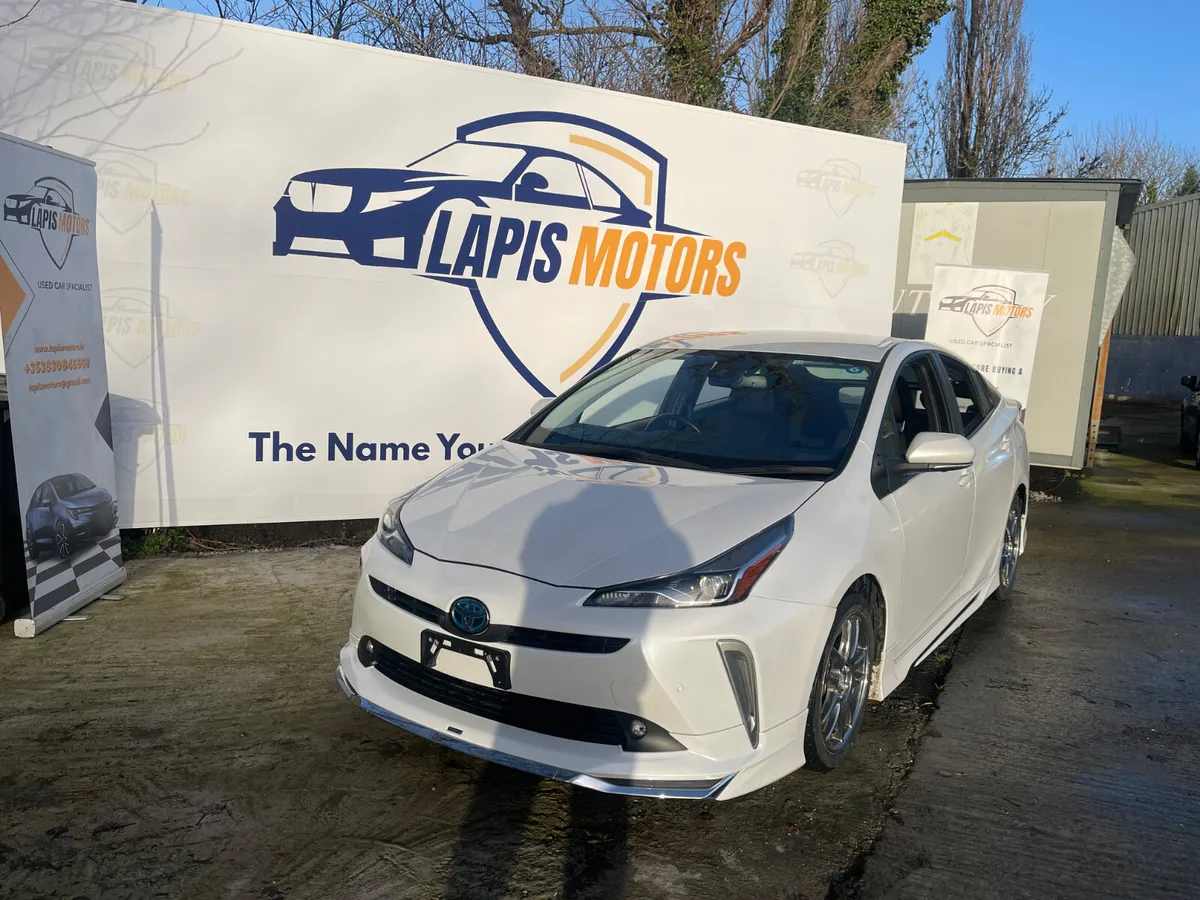 Toyota Prius 2022 very low miles - Image 4