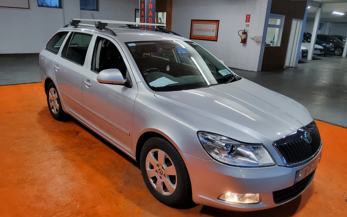 Skoda Octavia 2011 - Image 1
