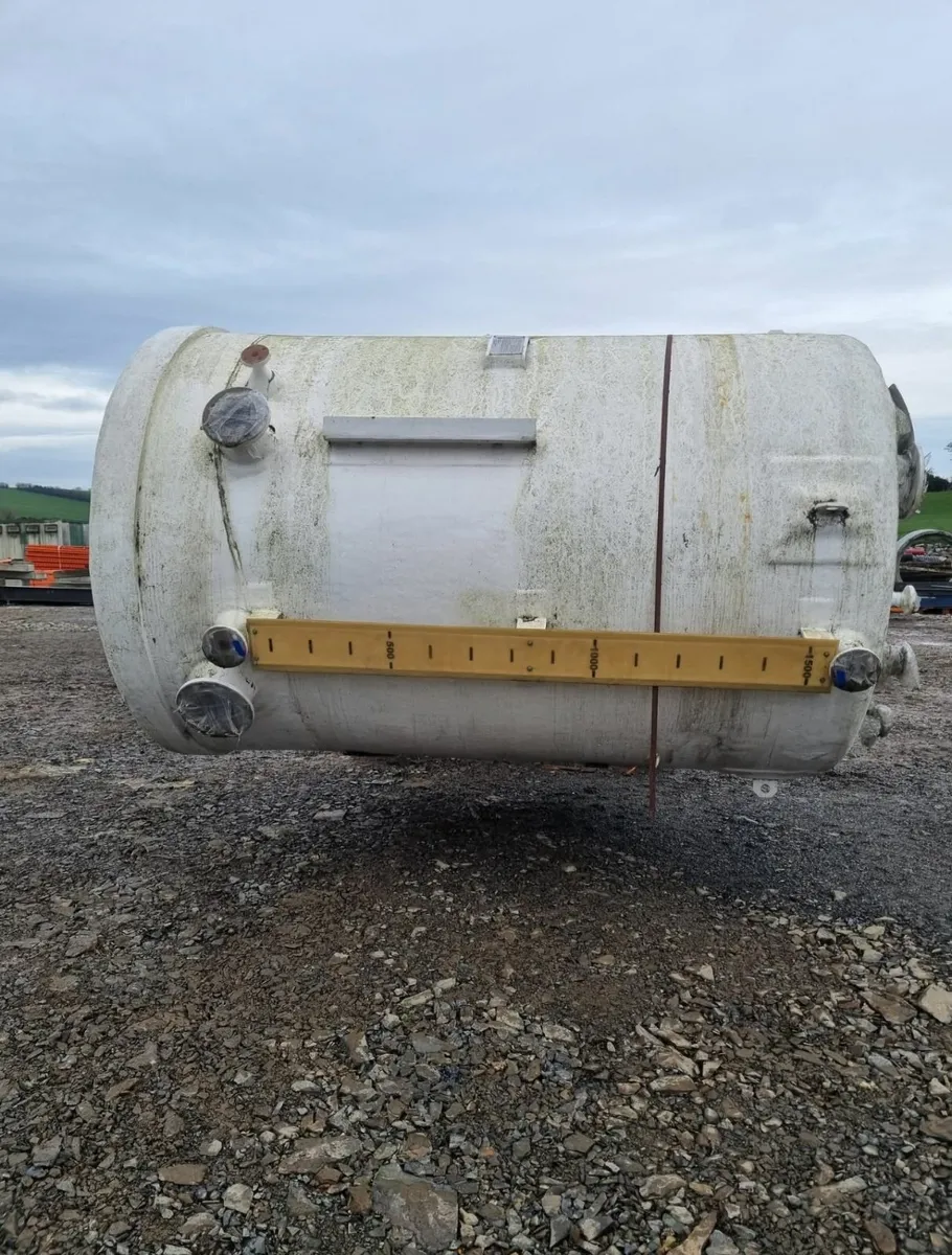 1500L Fibreglass water tank - Image 1