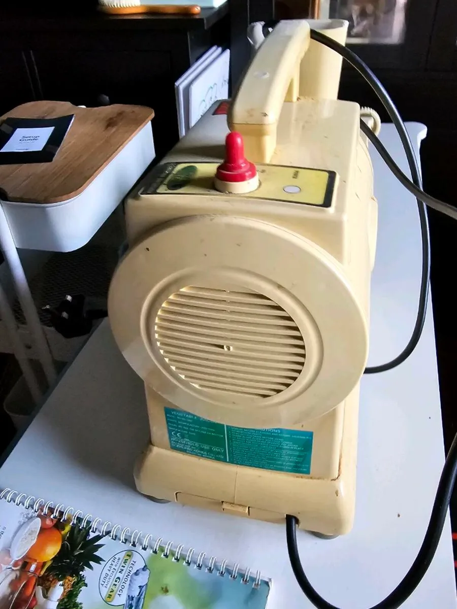 Green star masticating juicer - Image 3