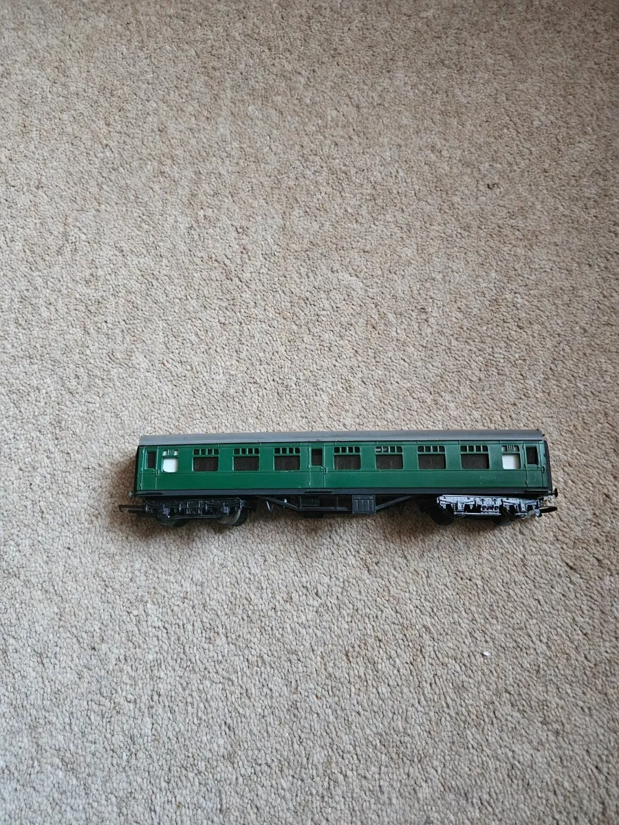 Hornby Lima OO Gauge Carraige