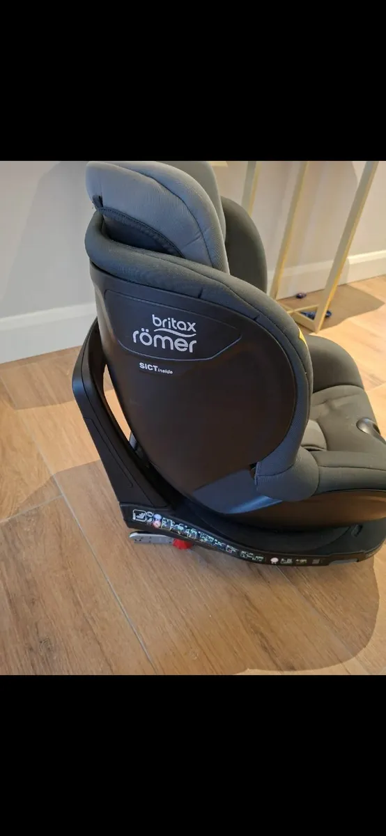 Swivel car seat - Image 2