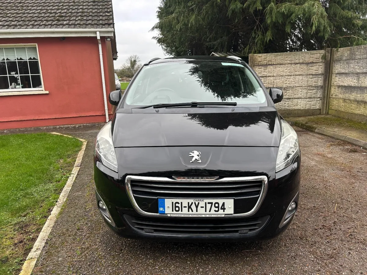 One owner Peugeot 5008 2016 diesel 7 seats - Image 4