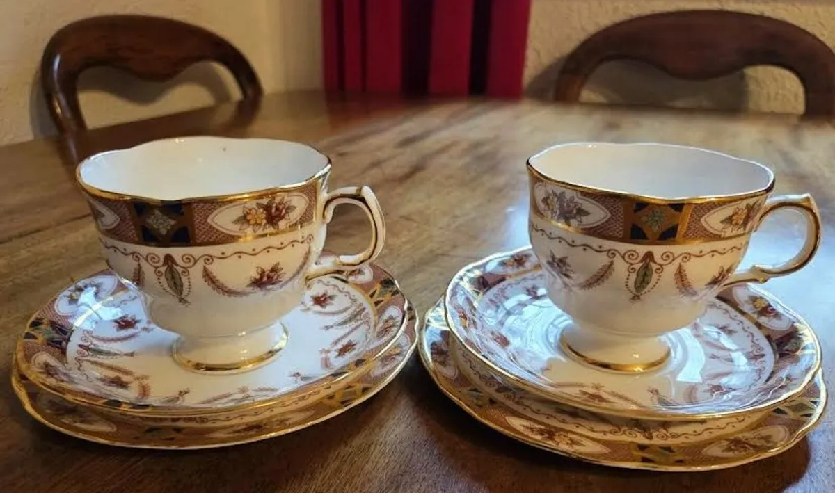 Vintage Arklow Pottery China Tea Set 6 Settings - Image 2