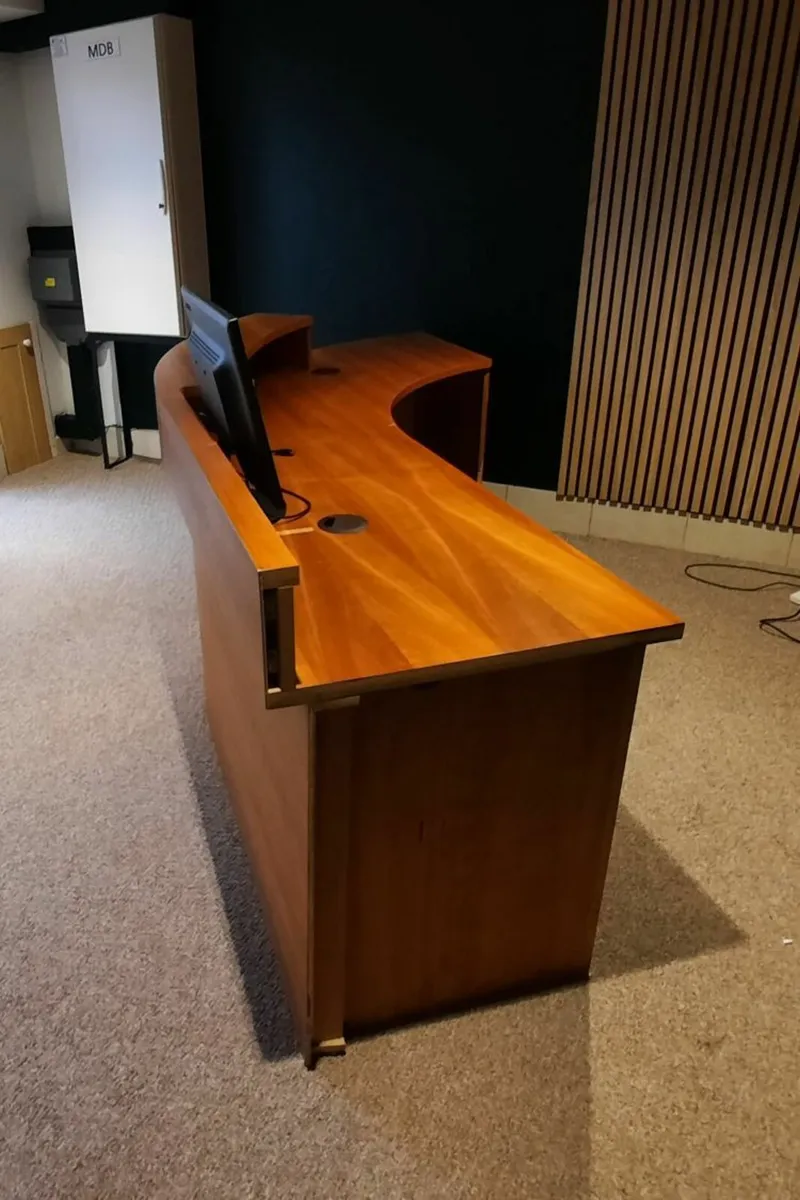 Reception Desk - Image 2