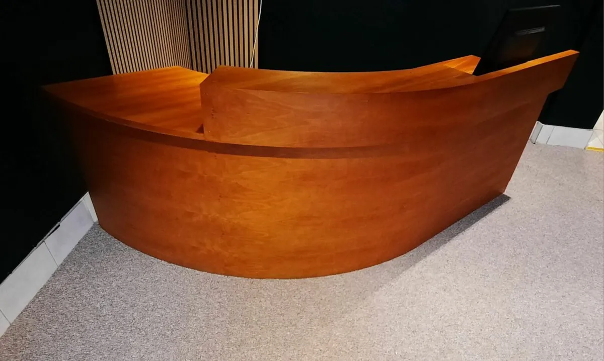 Reception Desk - Image 3