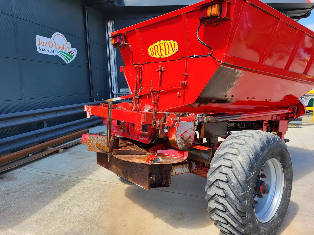 Bredal B48 Lime and Fertilizer Spreader - Image 2