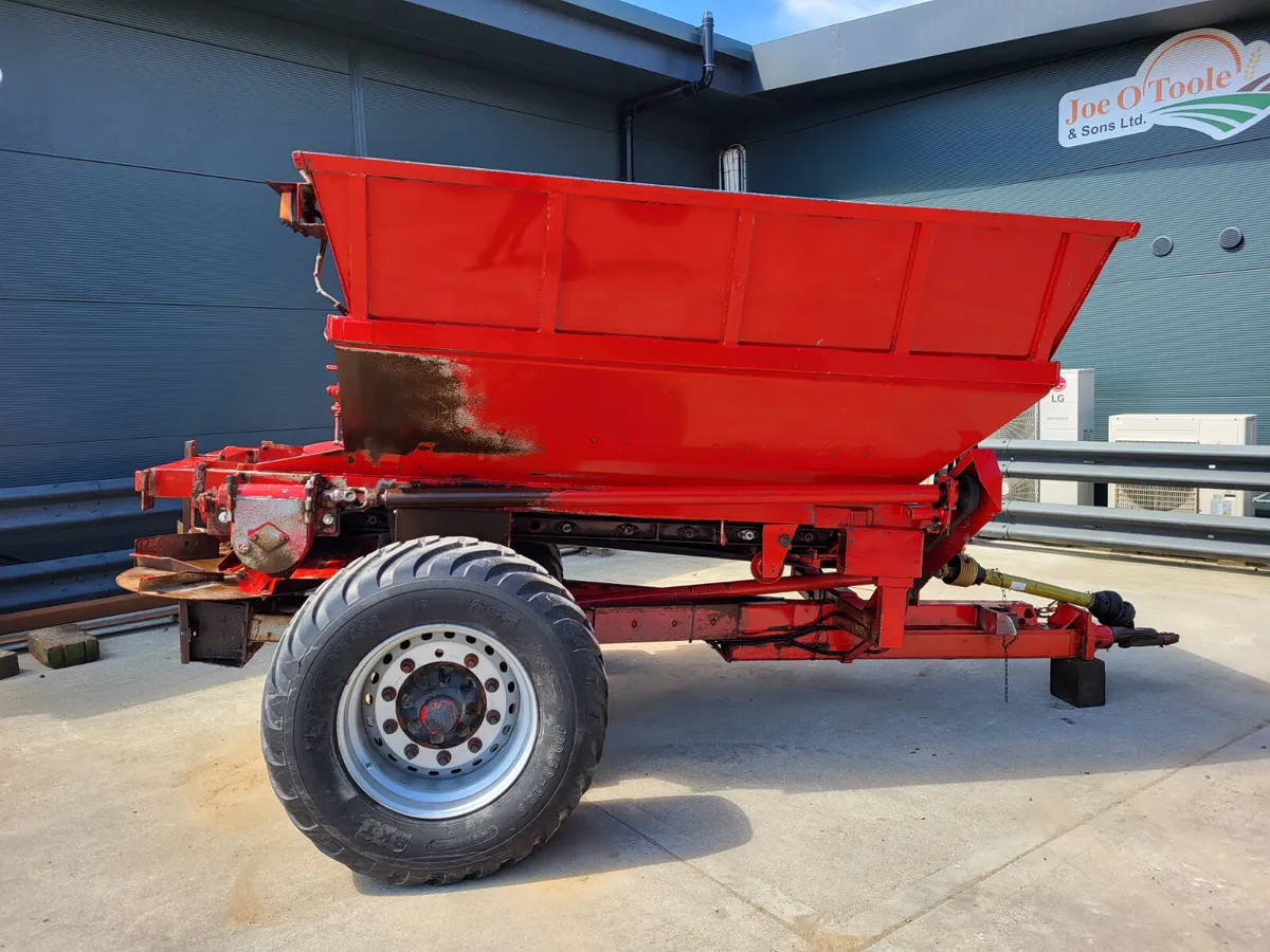 Bredal B48 Lime and Fertilizer Spreader - Image 1