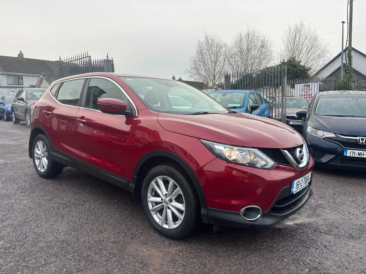 Nissan Qashqai 2015  PETROL  LOW  MILEAGE - Image 2