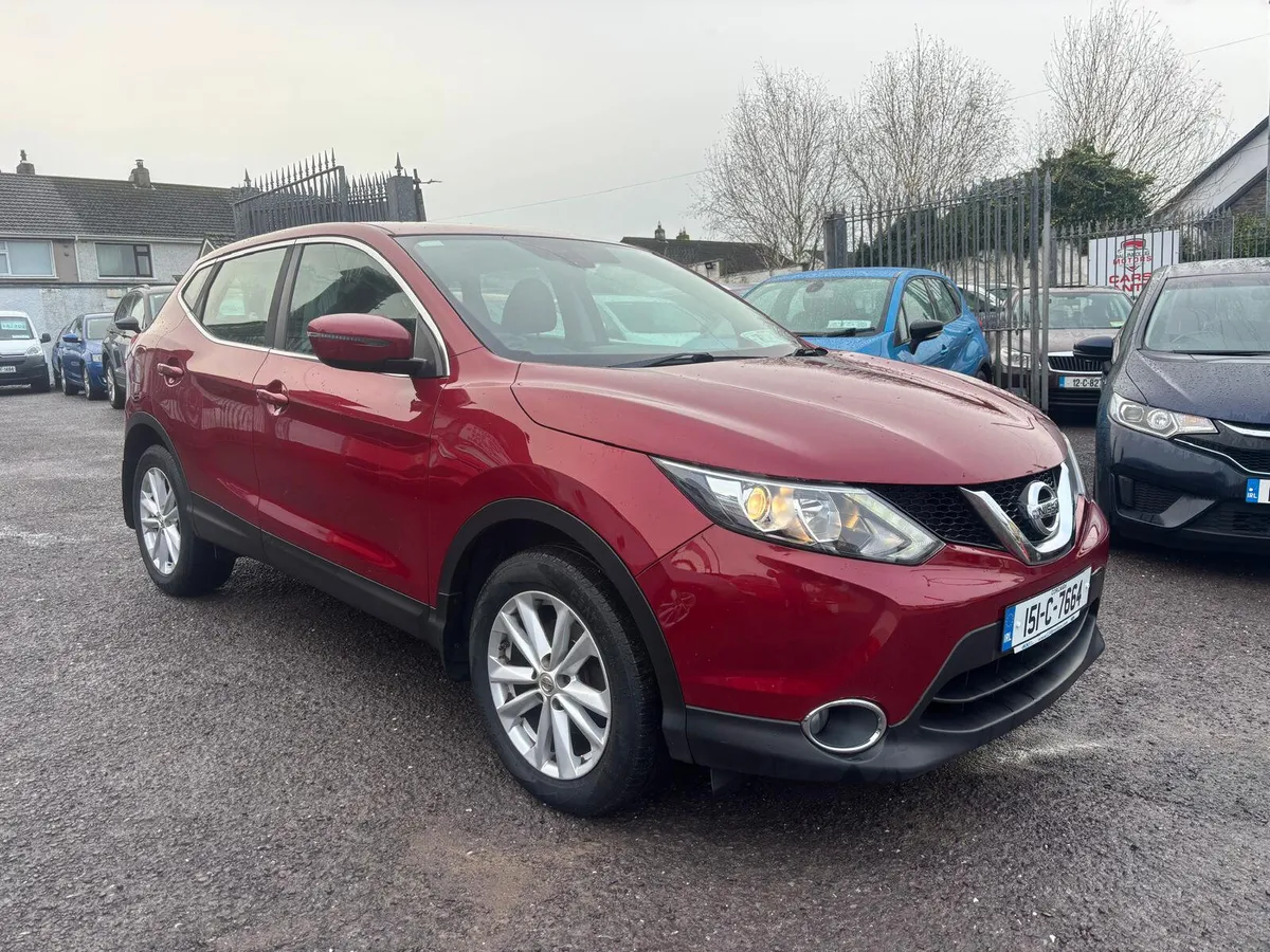 Nissan Qashqai 2015  PETROL  LOW  MILEAGE - Image 1