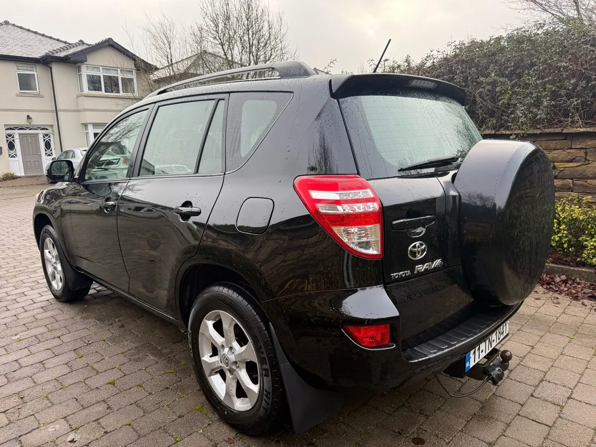 2011 Toyota Rav4 4 WHEEL DRIVE - Image 4