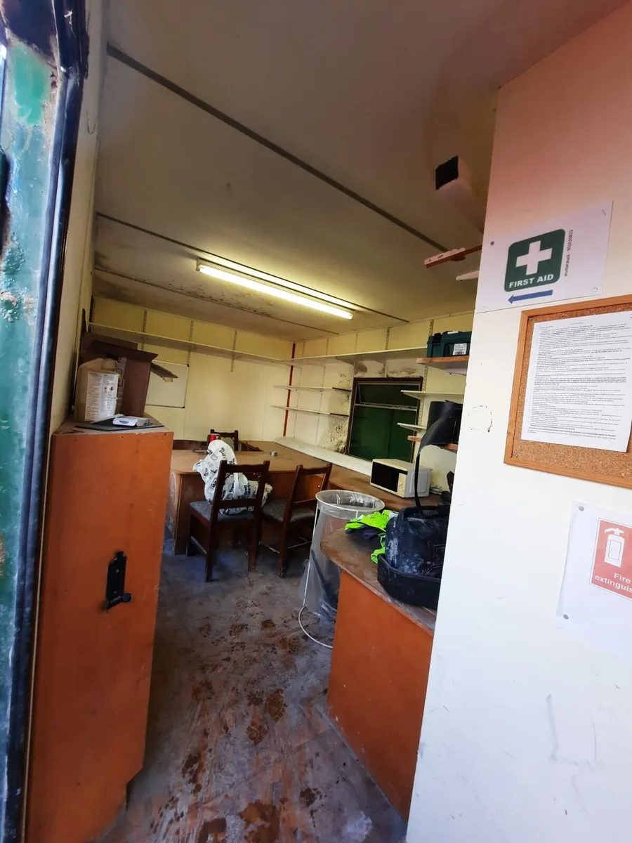 30ft x 10ft Site Office/ Canteen - Image 4