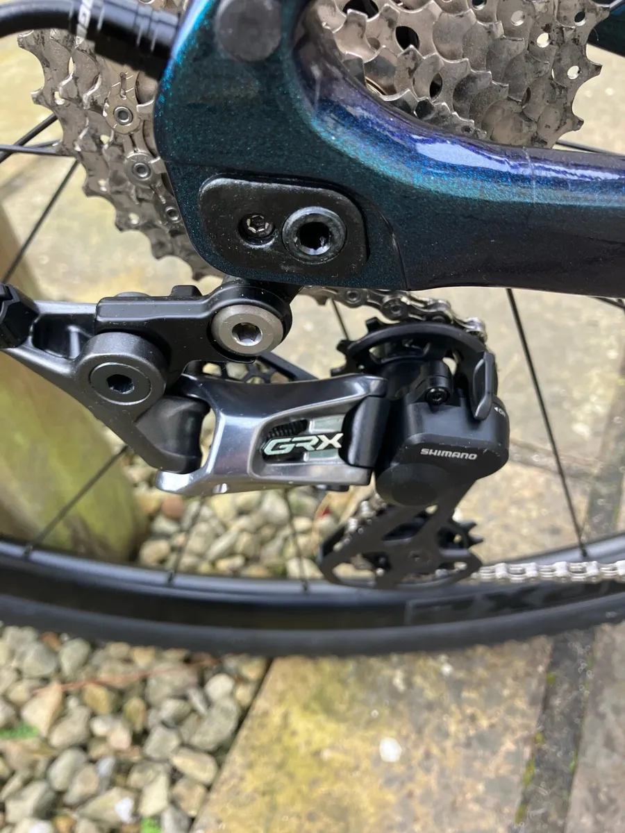 Giant Revolt advanced 2 M - Image 3