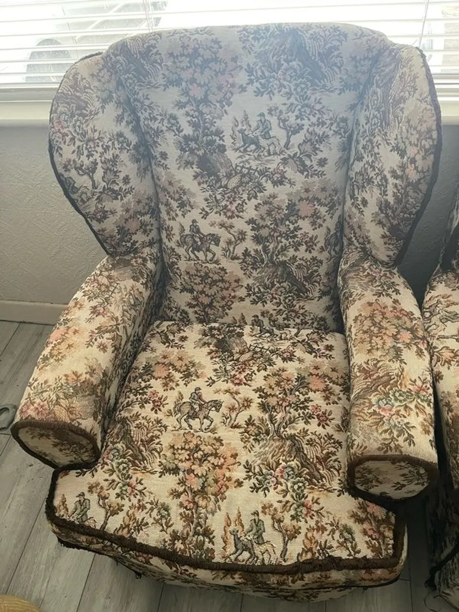 2 x matching arm chairs - Image 2