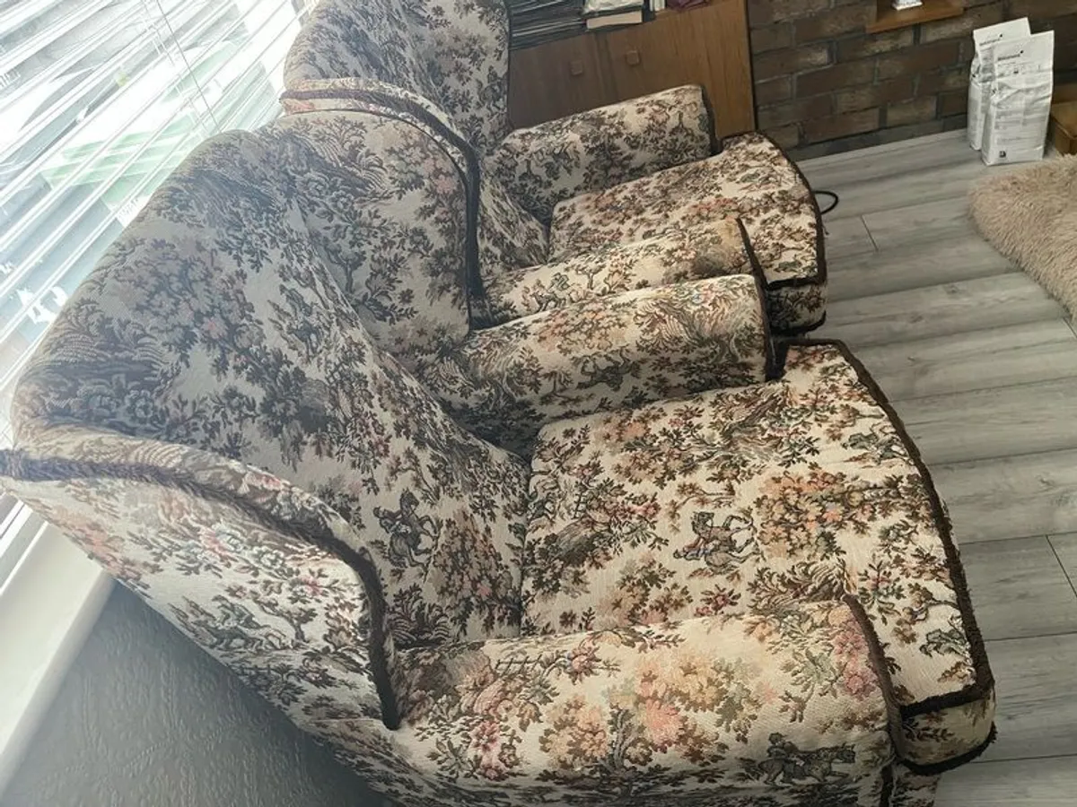 2 x matching arm chairs - Image 4