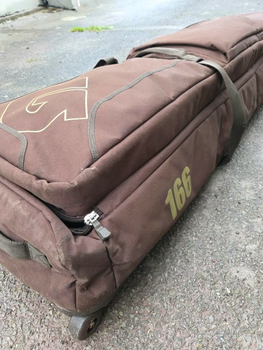 Snowboard- Burton Royale with Travel bag - Image 1