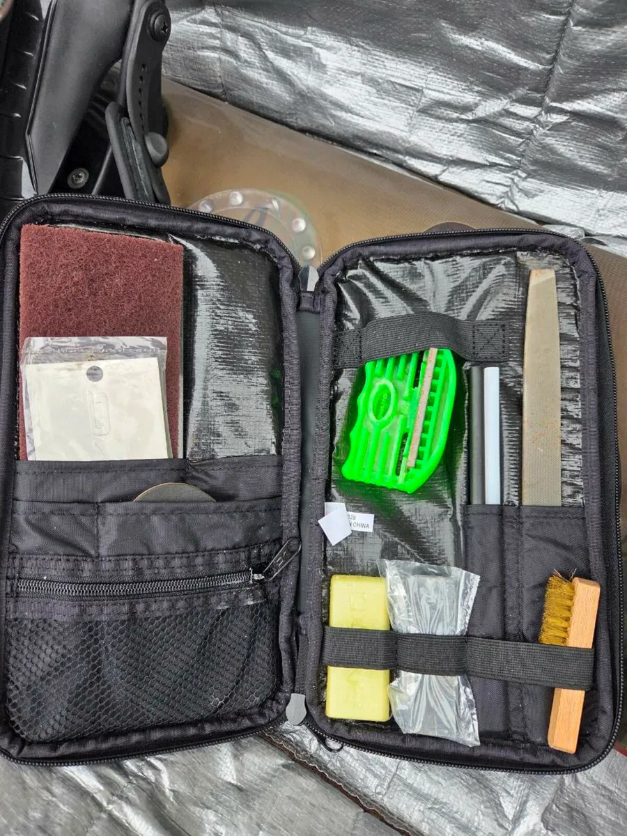 Snowboard- Burton Royale with Travel bag - Image 2