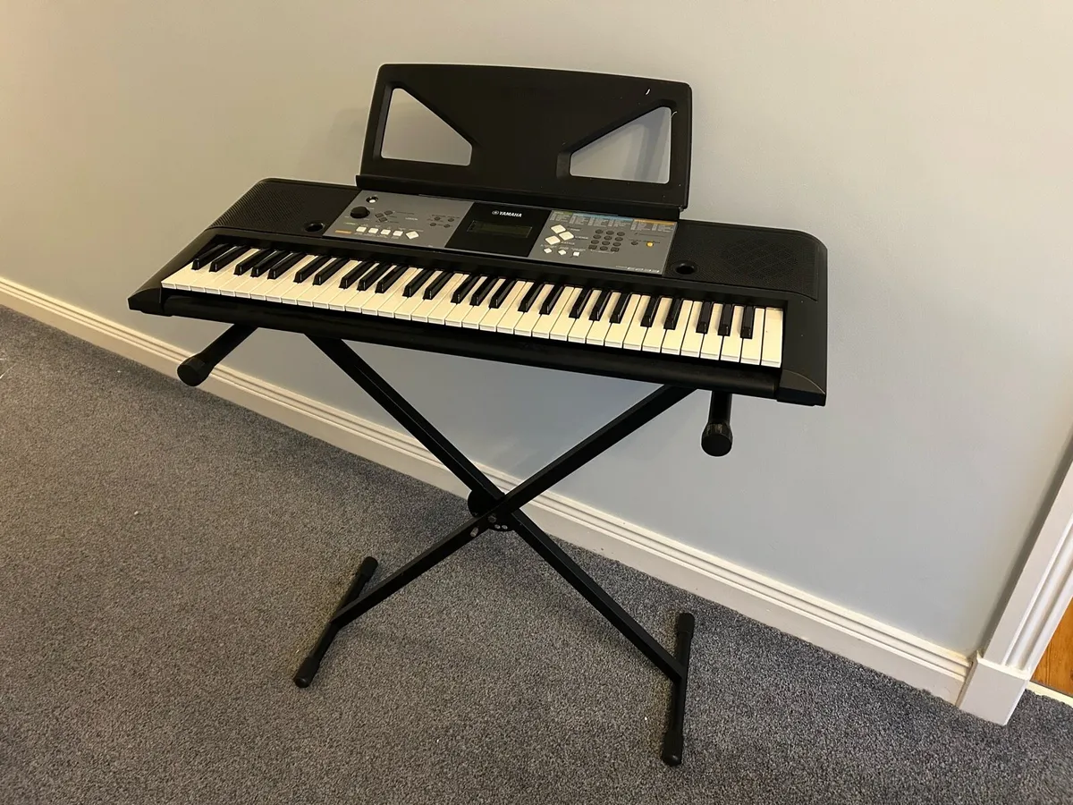 Yamaha keyboard - Image 1