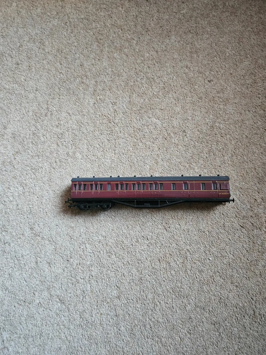 Hornby Lima OO Gauge Carraige