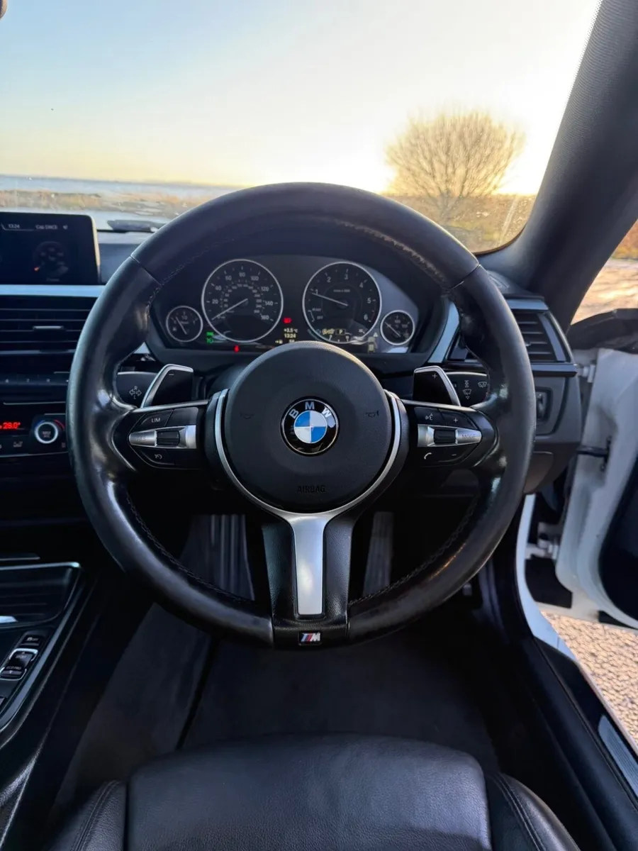 BMW 4-Series 2014 M Sport Sunroof - Image 4
