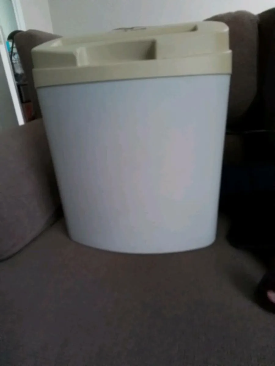 Paper shredder - Image 2