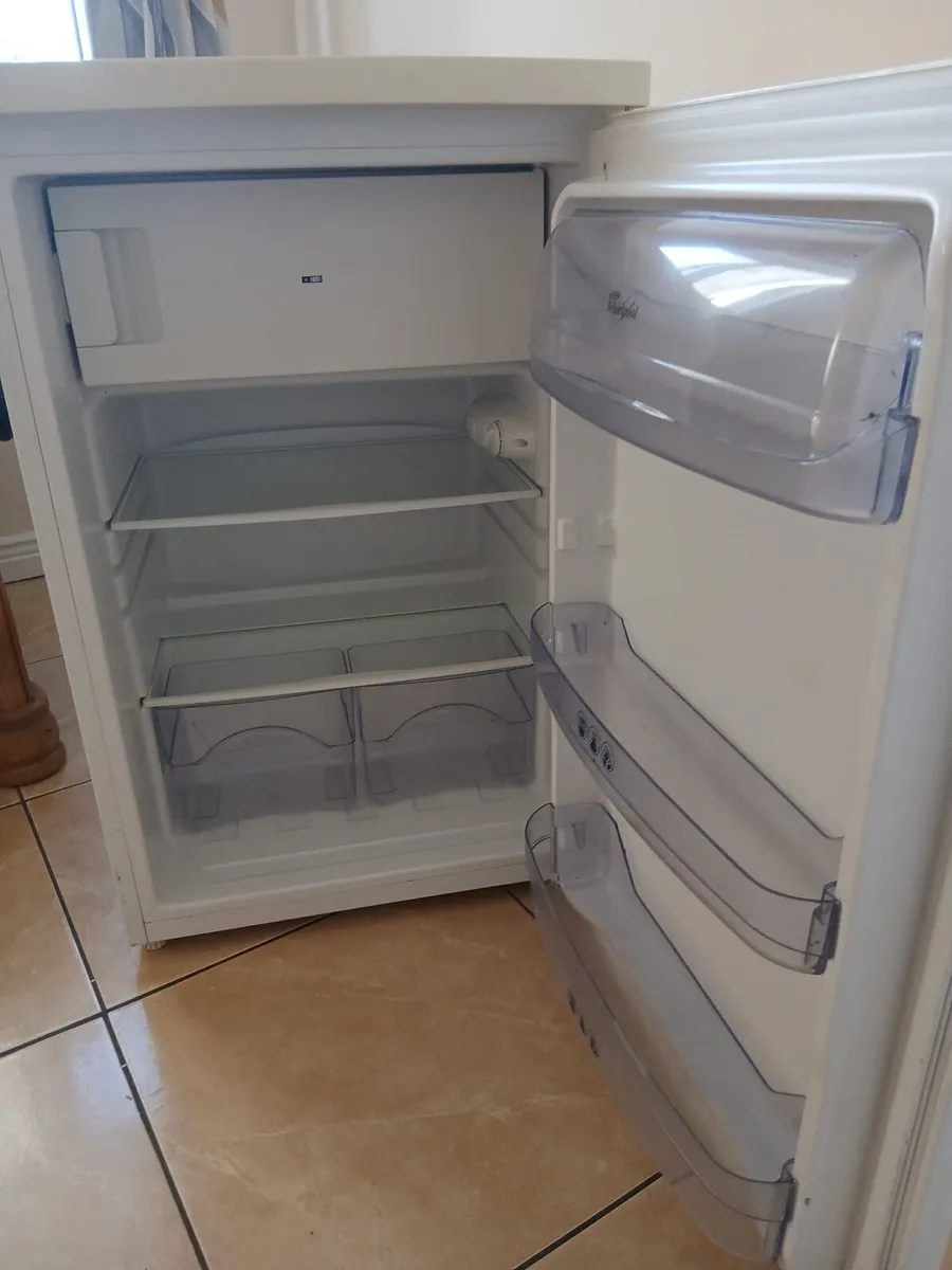 Undercounter fridge - Image 2