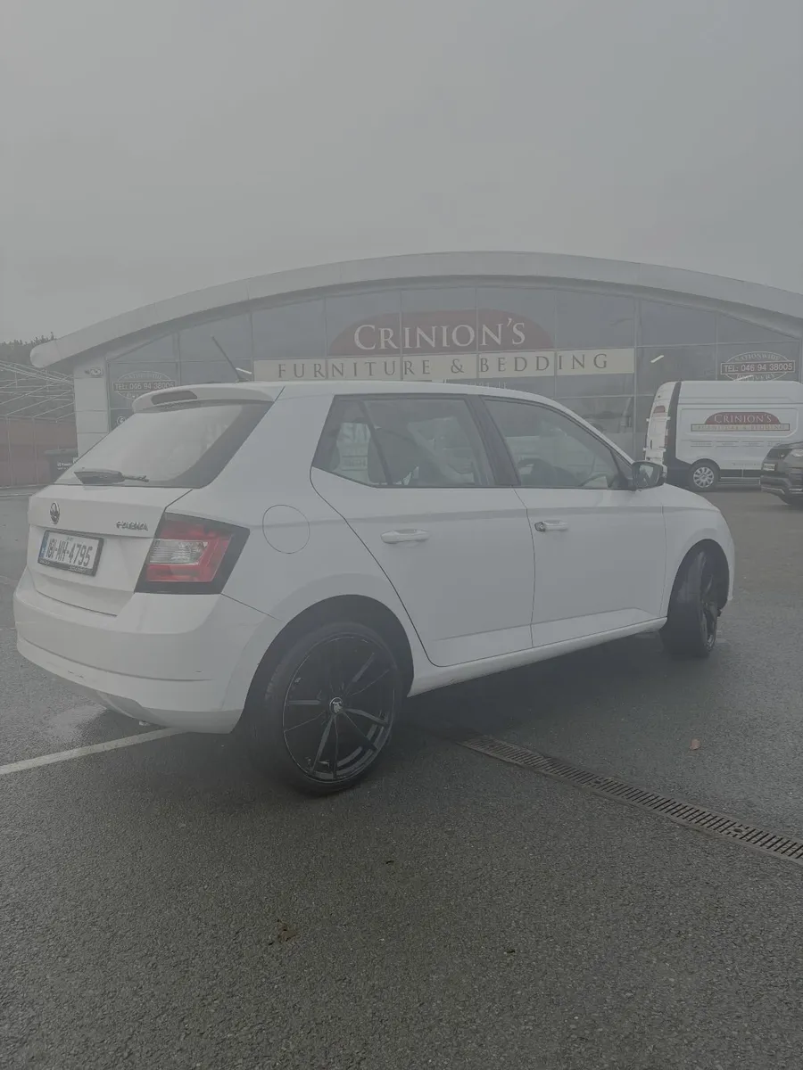 Skoda Fabia 2018 - Image 2